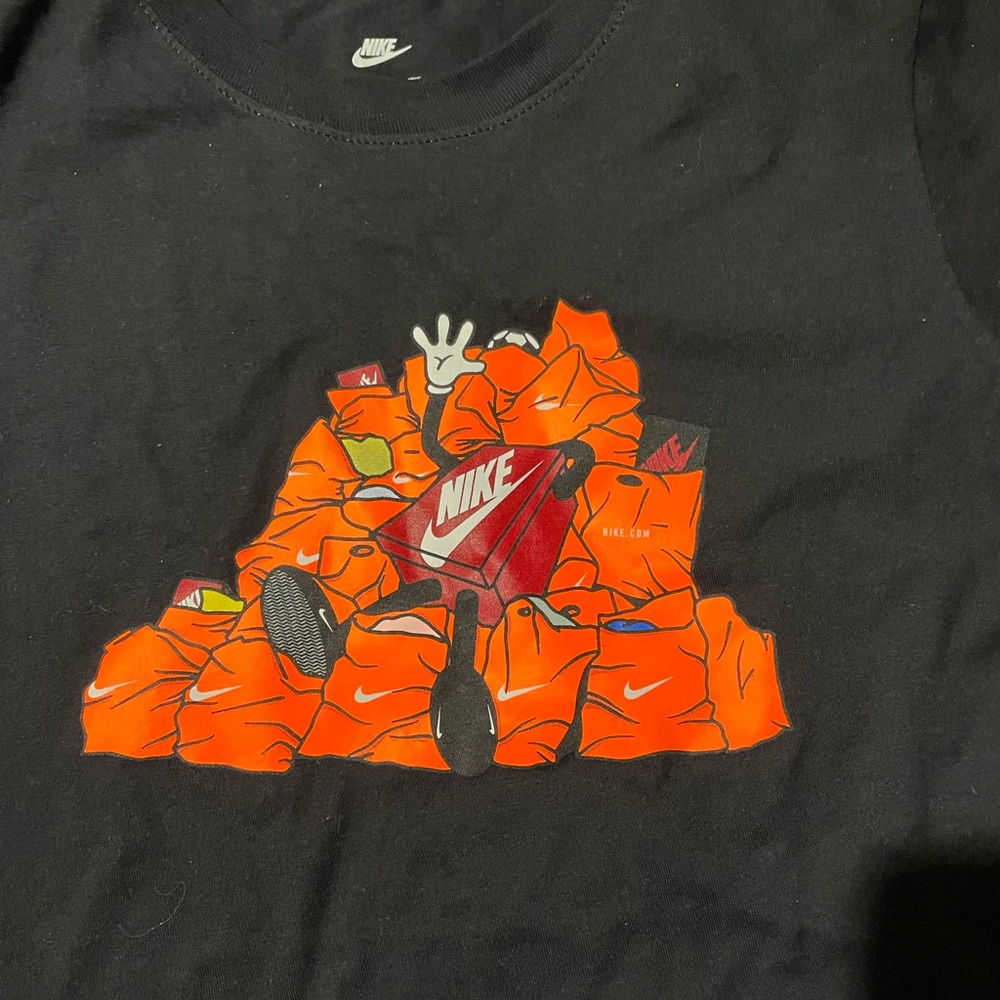 NWT..Nike Tshirt
